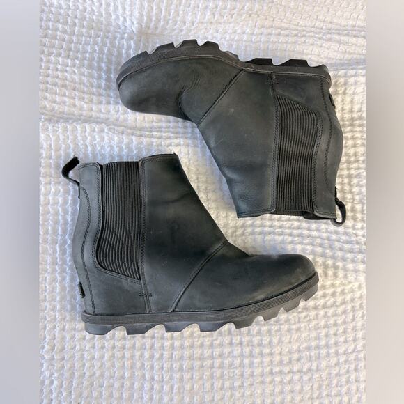 Sorel Joan of Arctic Wedge II Chelsea Boot in Black - Picture 2 of 7